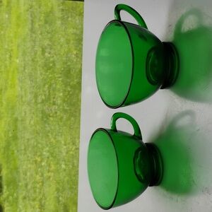 Emerald Green Punch Cups  Vintage (Anchor Hocking ?) AMAZING PAIR